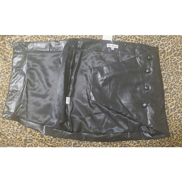 Kuweka Pleather - Picture 14 of 16